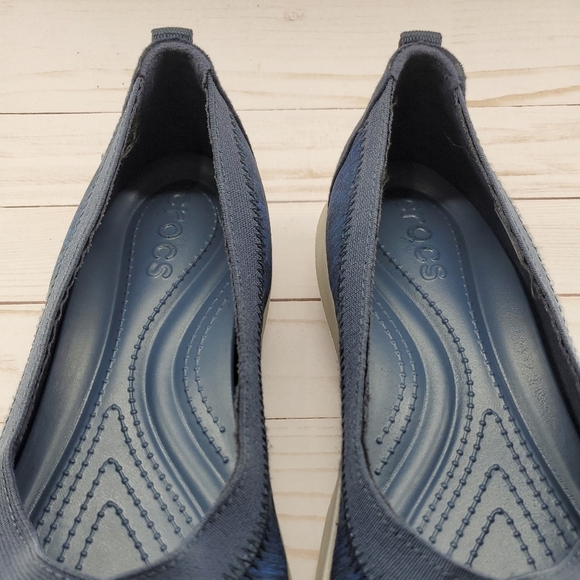 Crocs Women Size 7 Blue Busy Day Stretch Flat Slip On‎ Mary Jane 204752 - Picture 4 of 9